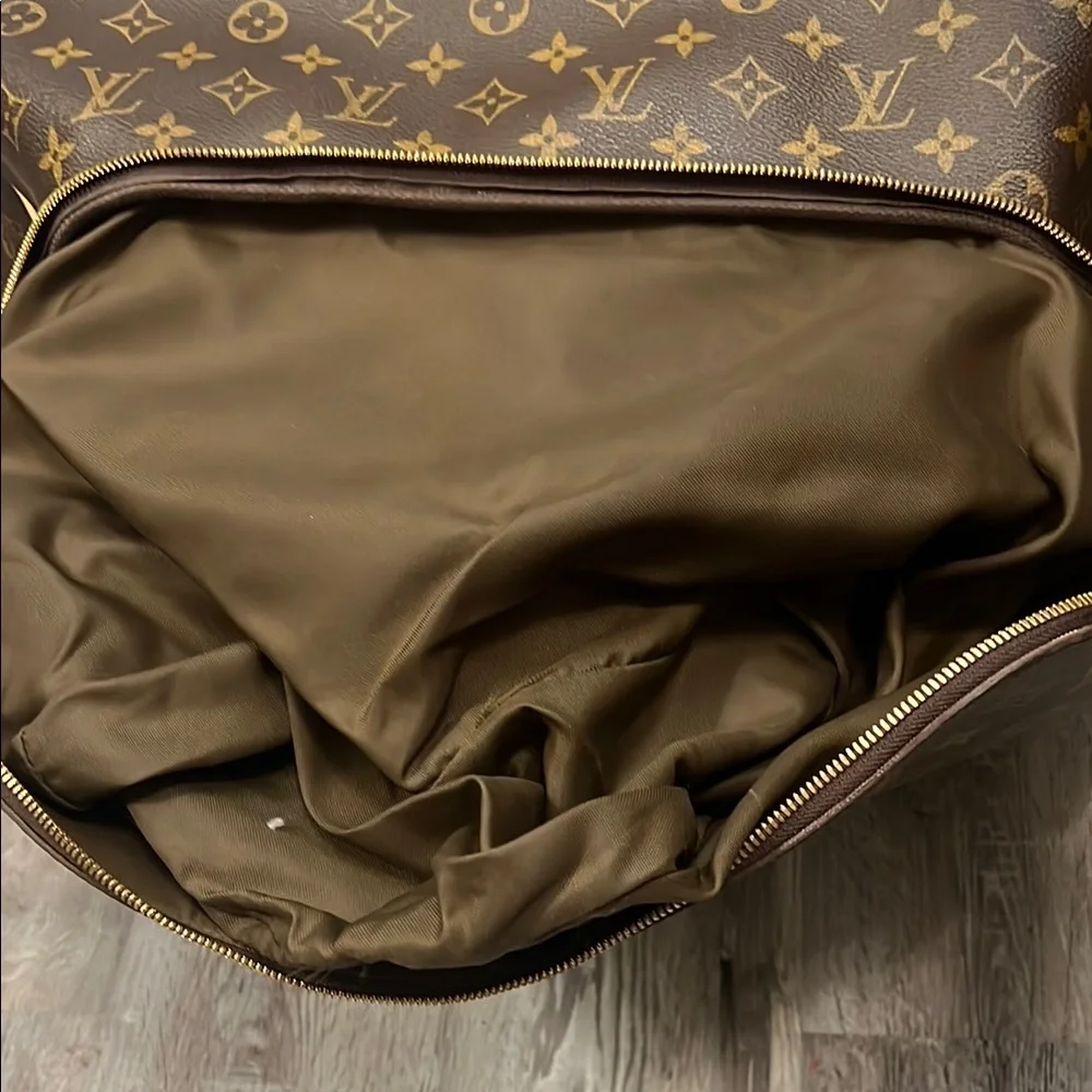 Louis Vuitton Brown Monogram travel Bag - Picture 4 of 15
